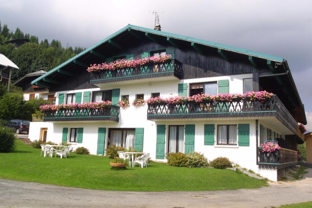 Chalet Fleur Des Alpes Les Gets Exterior photo
